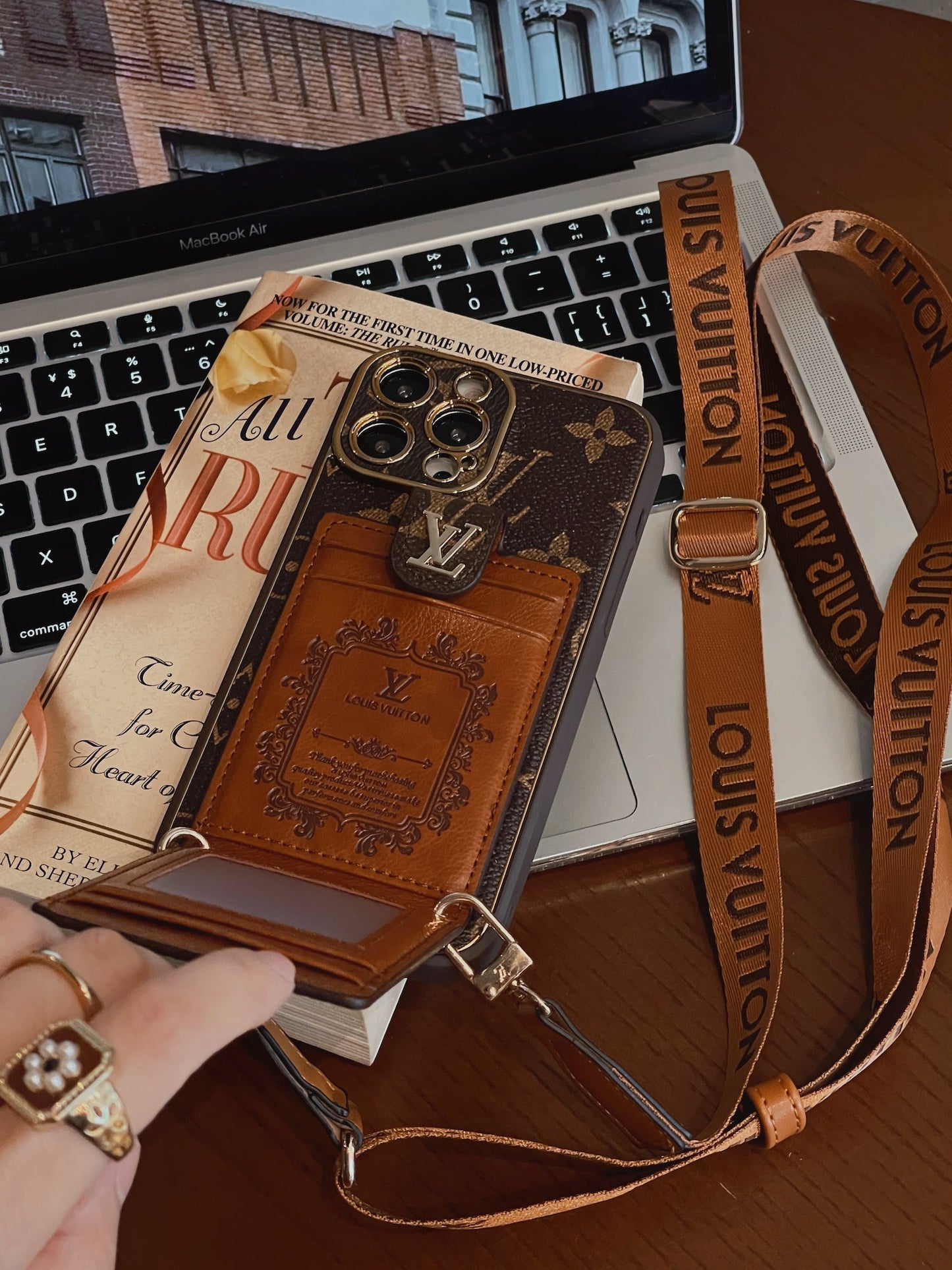 Coque louis vuitton avec porte carte à bandoulière